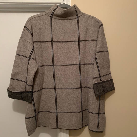 Tahari Sweater - Picture 10 of 11